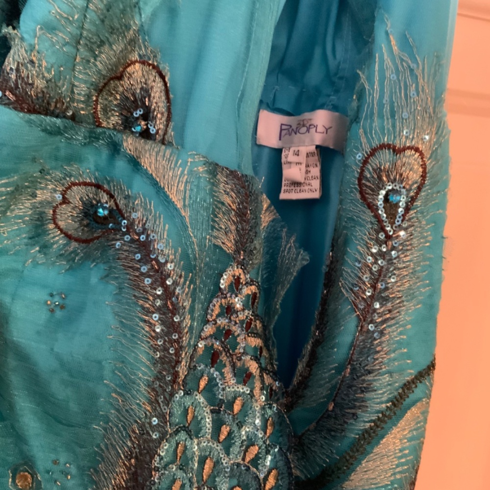 Turquoise and brown peacock prom dress . - Picture 11 of 15